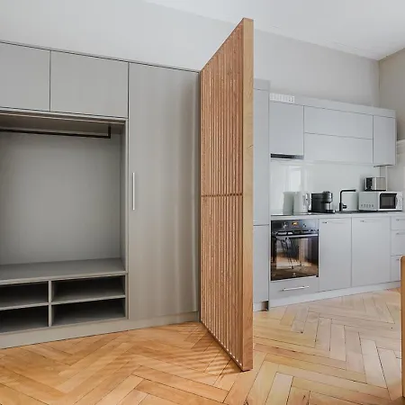 Violet - Bright 2-room